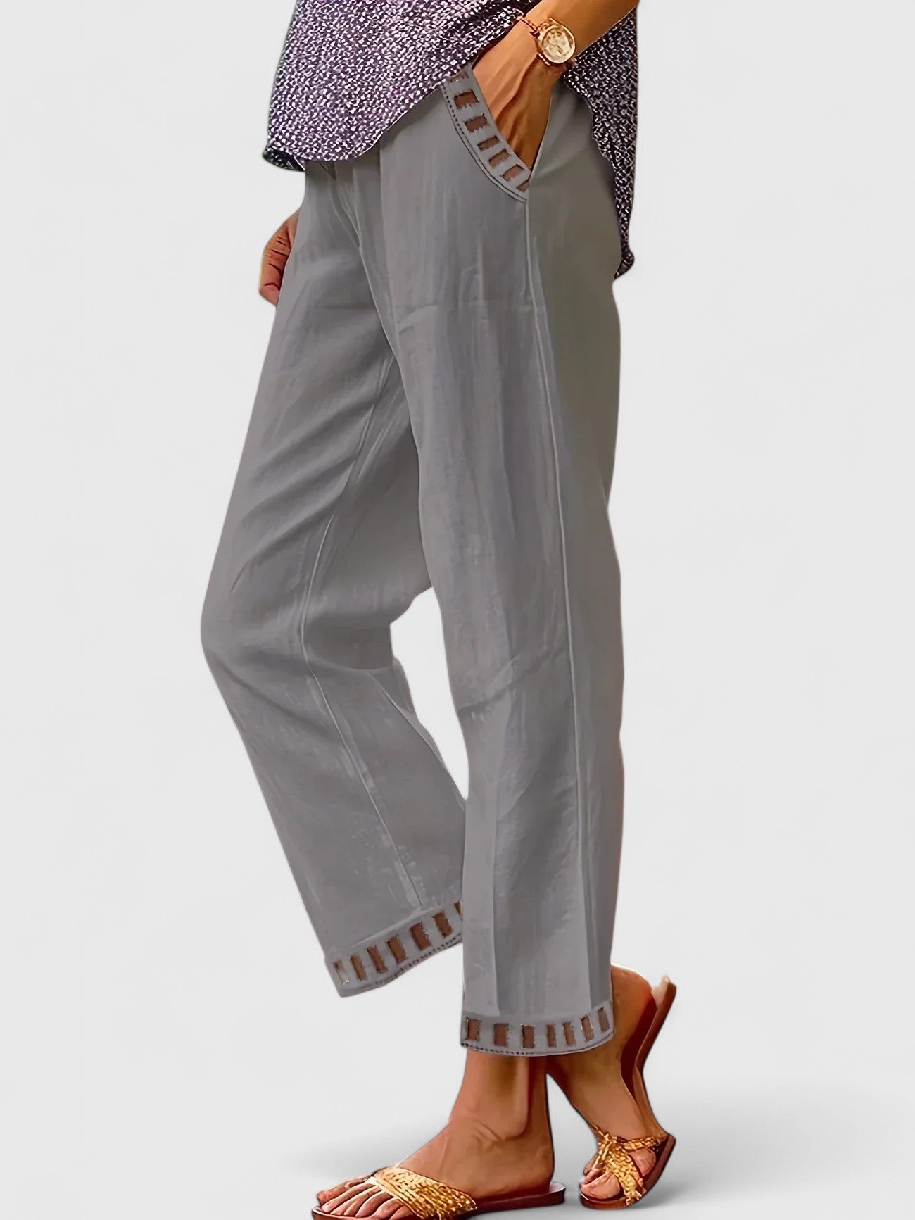 Cropped tailored trousers in black with contrast trim, front view