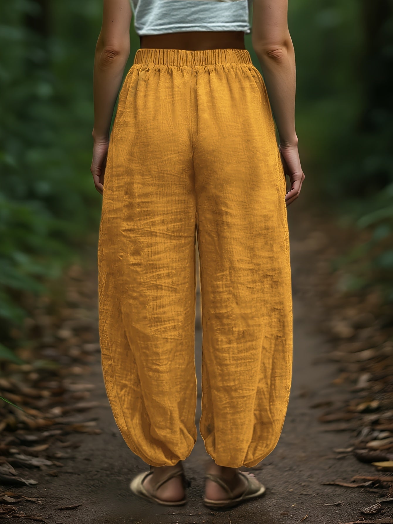 Relaxed lantern trousers, back view