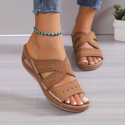 Quinn wide heel sandals color view