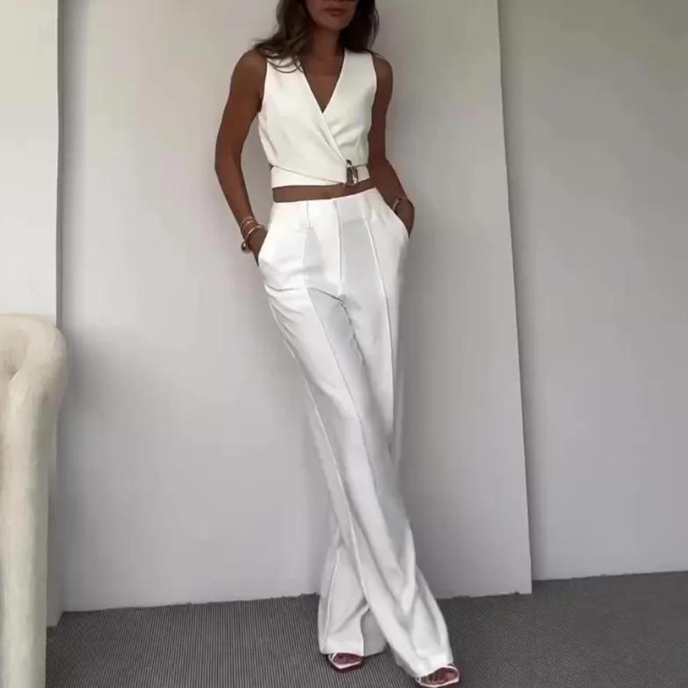 Modern two-piece set in white, front view