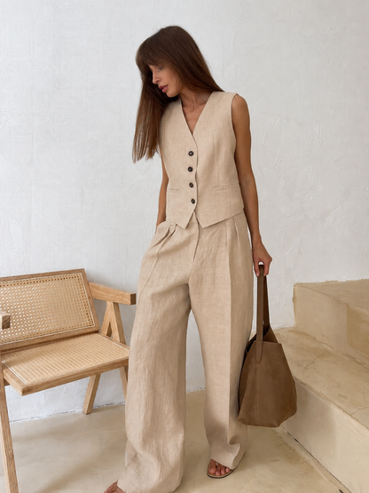 Two-piece set showing high-waist trousers
