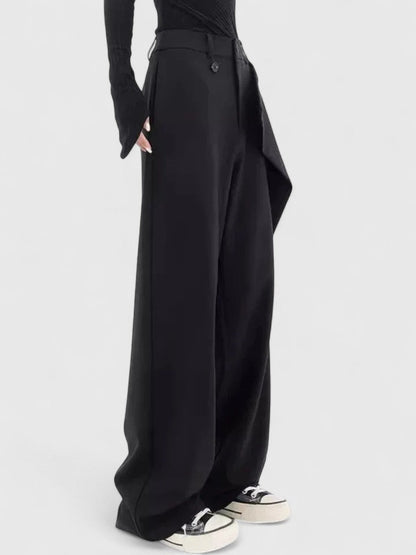 Tailored trousers in black, front view