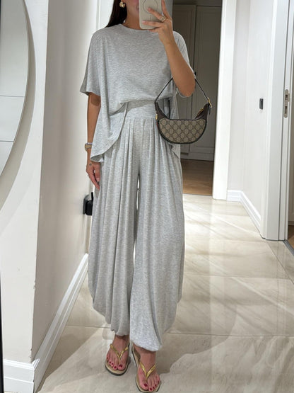 Wide-leg pants side view