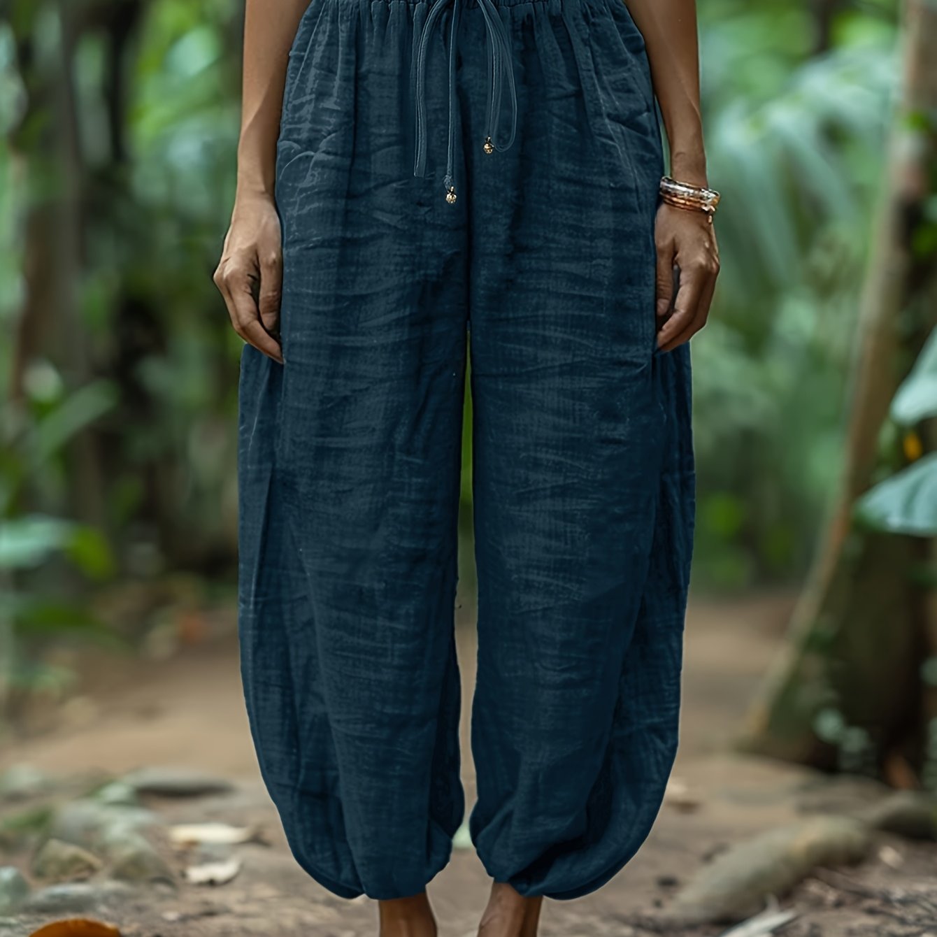Relaxed lantern trousers, further view