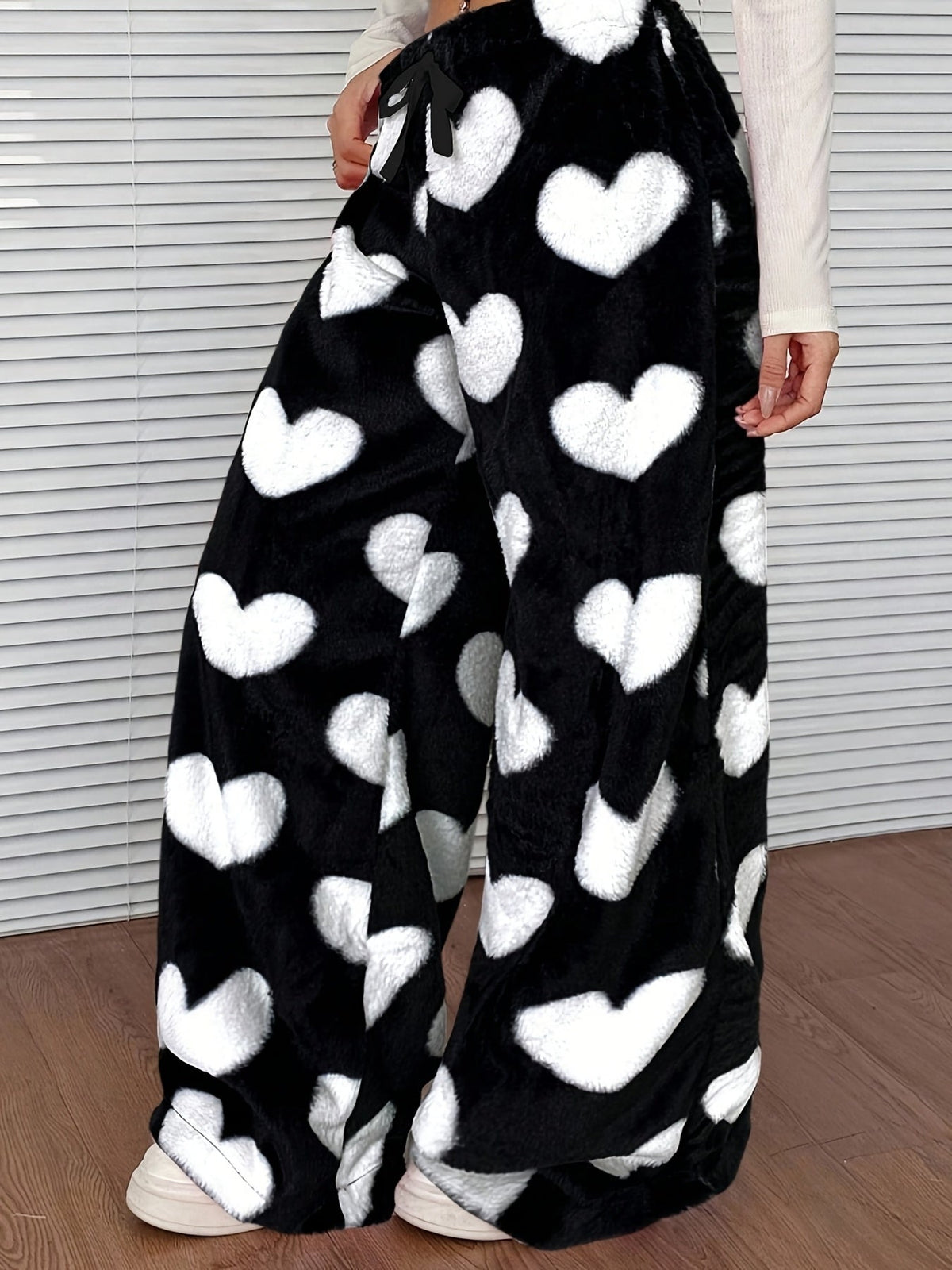 Lowri heart-print wide-leg fleece lounge pants, view 9