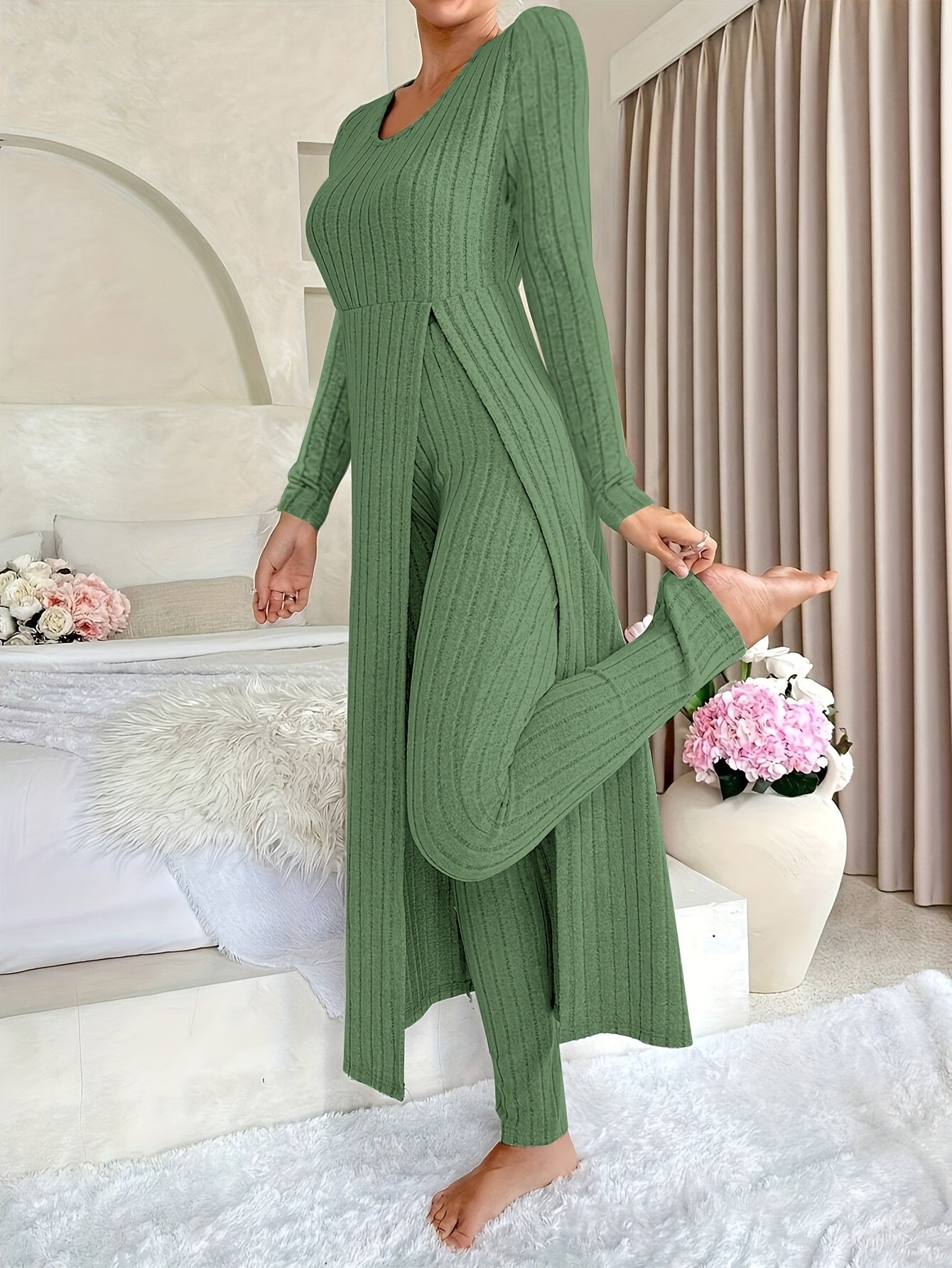 Sabreen women's ribbed two-piece lounge set