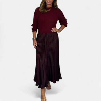 Sweater maxi dress detail view