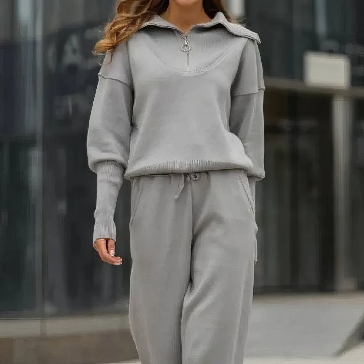 Ribbed half-zip lounge set with wide collar, detail of the top
