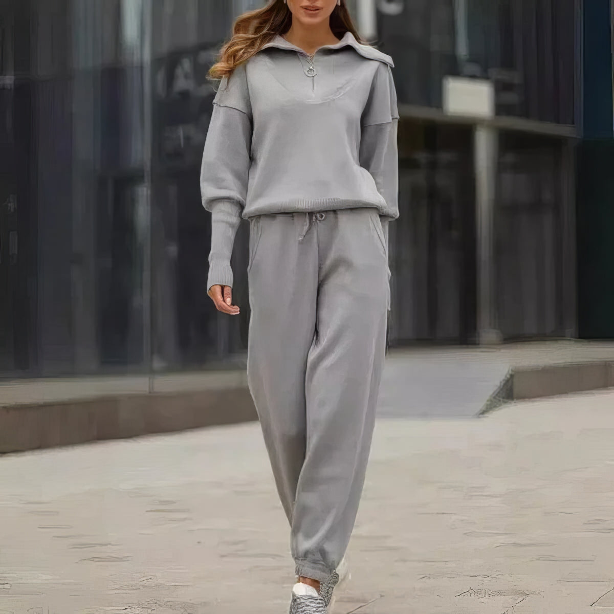 Ribbed half-zip lounge set with wide collar, detail of the pants