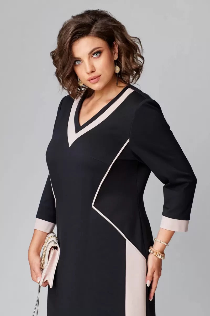 Contrast midi gown with three-quarter sleeves, side view