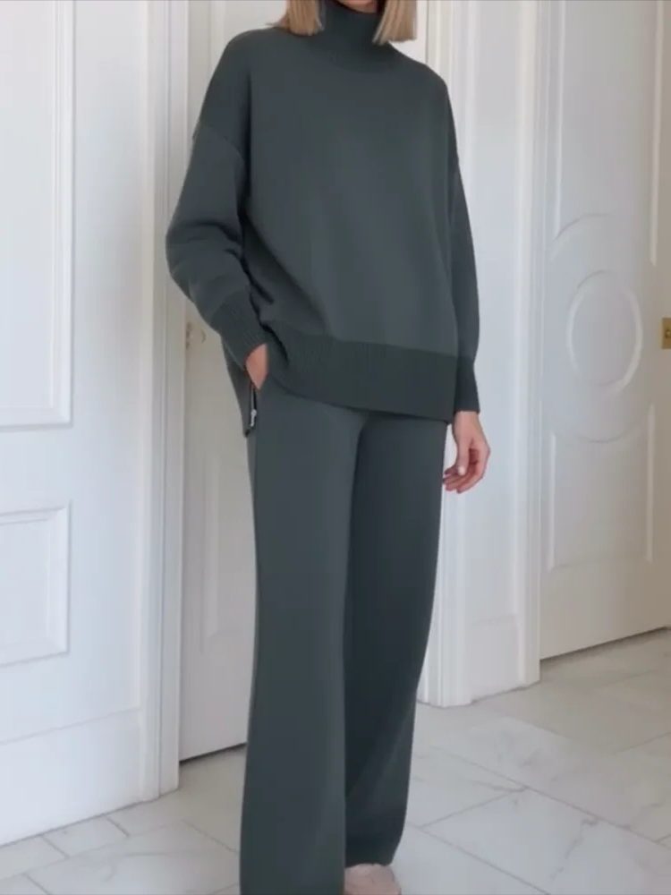 Turtleneck lounge set in gray