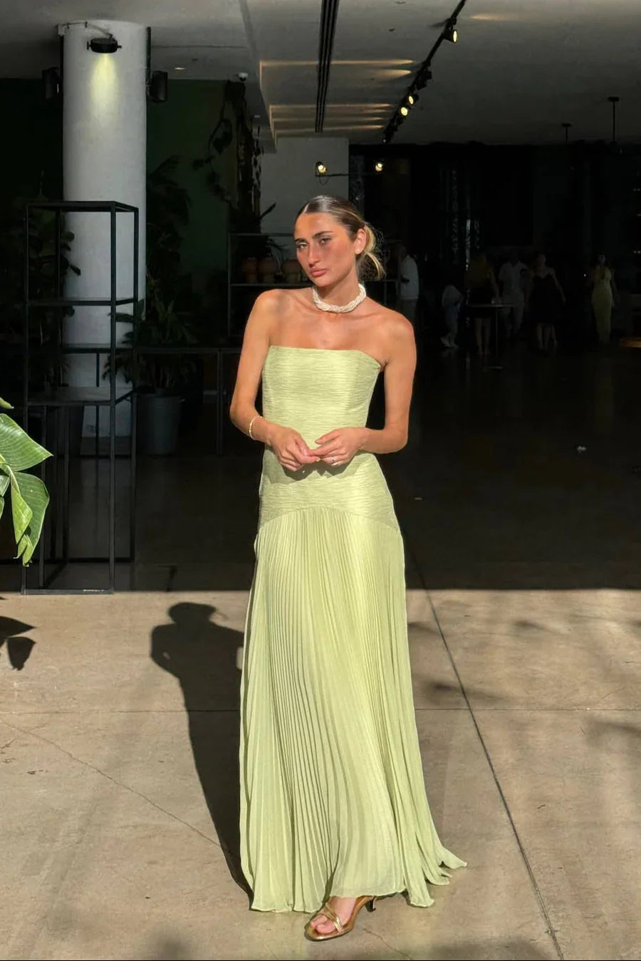 Elegant green pleated maxi dress