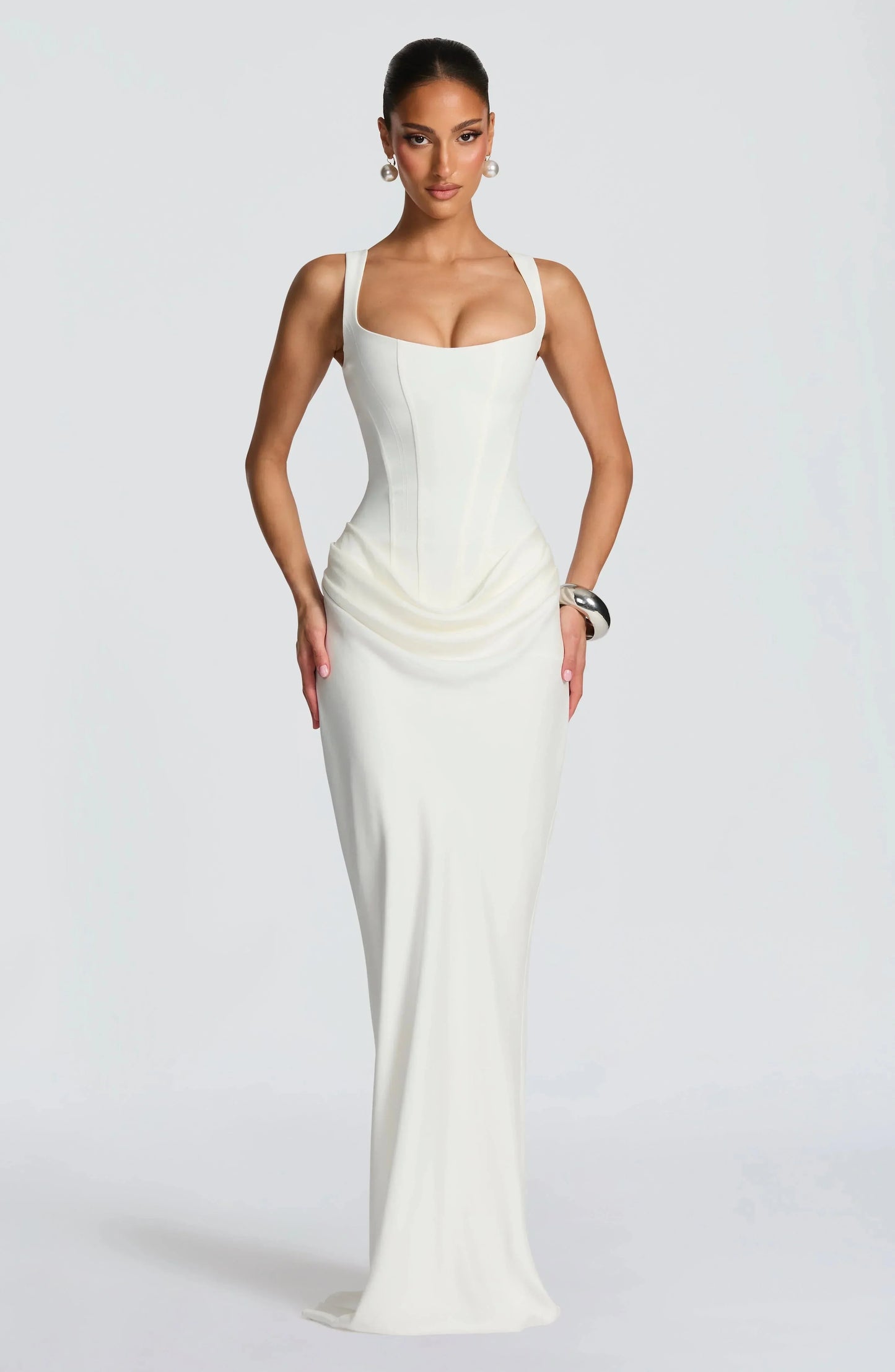 Fitted open-back maxi dress side view