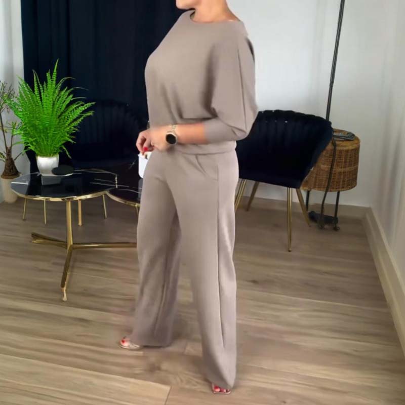 Set showing defined waistband on straight trousers
