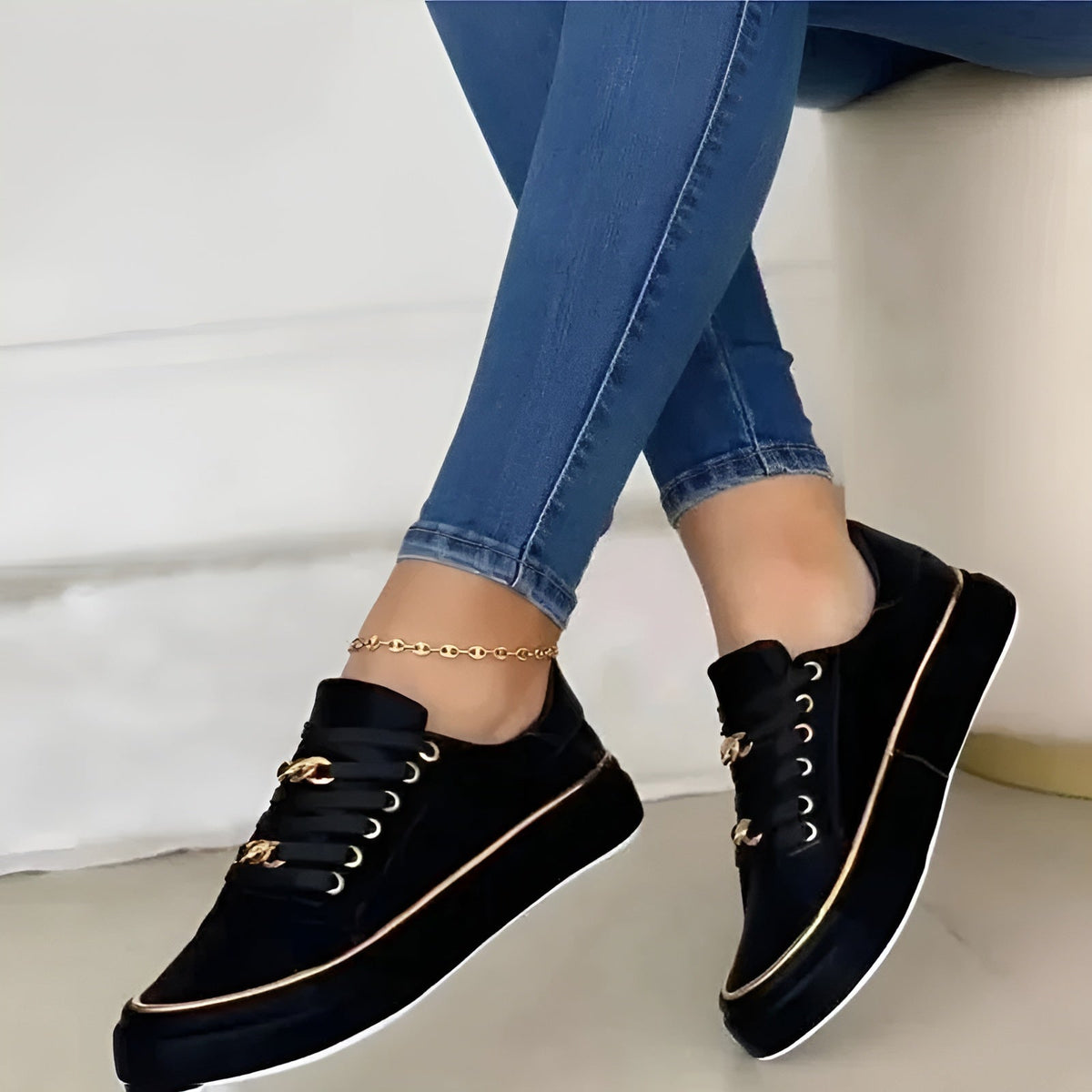 Lace-up platform sneakers with chain details, detail of the laces