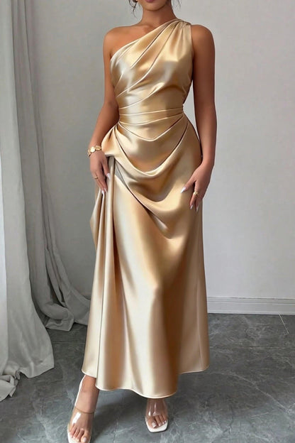 One-shoulder satin wedding guest midi dress, detail of the back