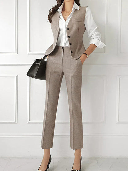 Khaki three-piece blazer suit, detail view